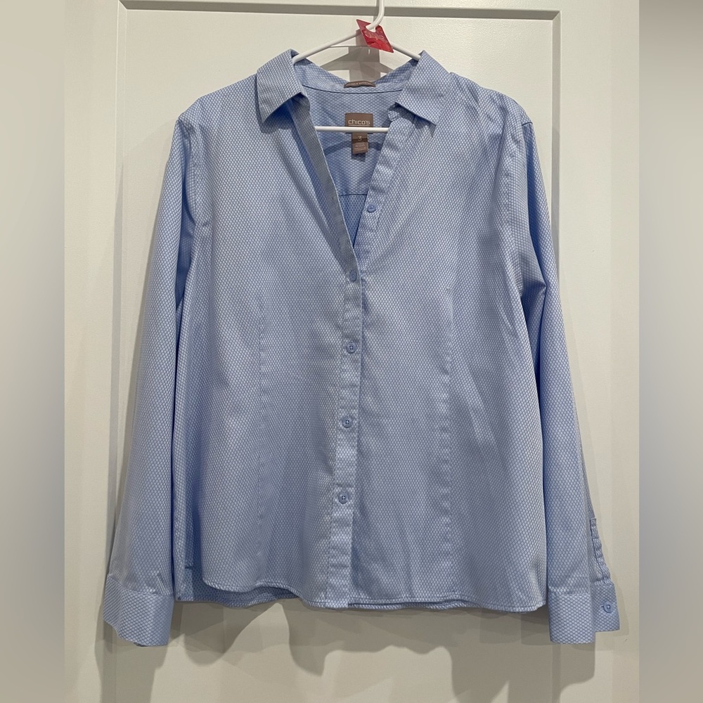 Chicos Geo Print Blue Button Down Cotton shirt Size 3 Wrinkle Resistant